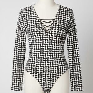 Women's Slim Fit Stretchy Black and White Soft Material Bodysuit Size L